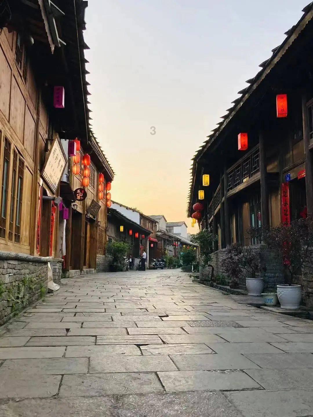 逃离废弃的建筑